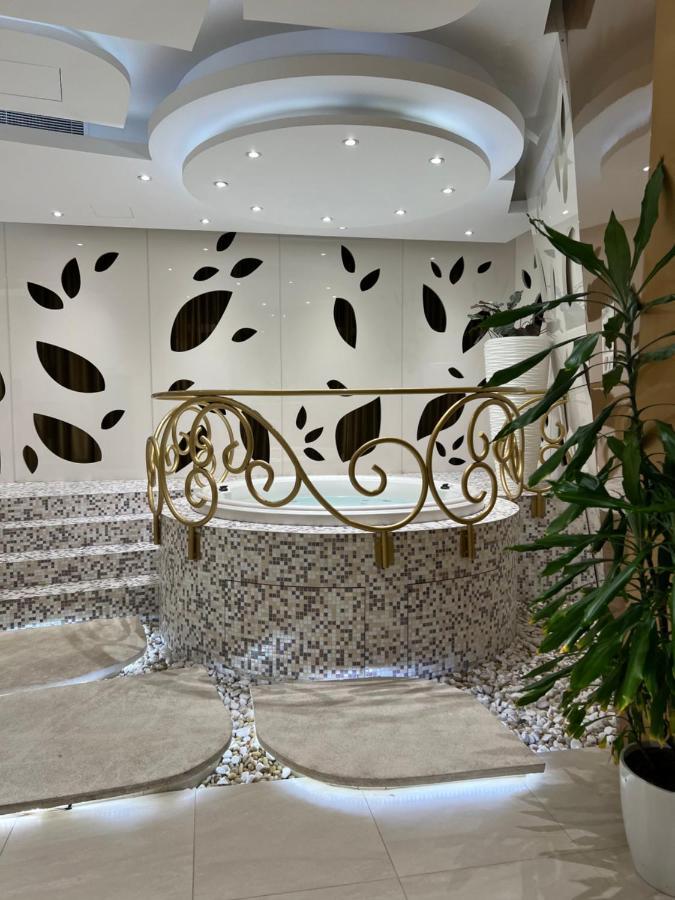 Apartment Fendi Marina Dubai