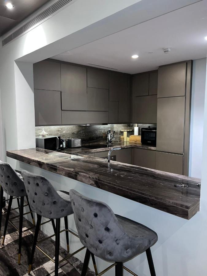 Apartment Fendi Marina Dubai